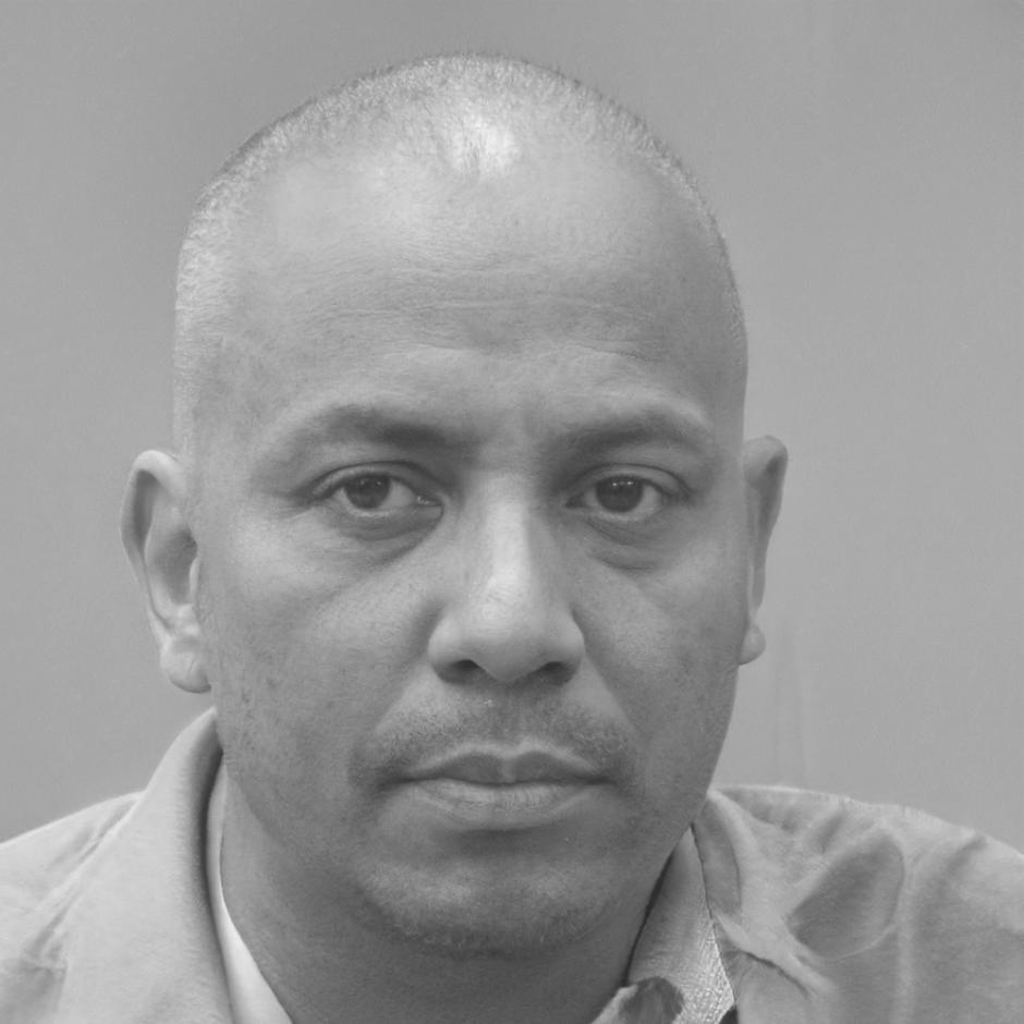 Retrato profesional de Andrés Montemayor, especialista en análisis empresarial